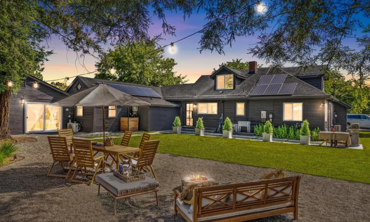 18350 Arnold Dr, Sonoma, CA 95476